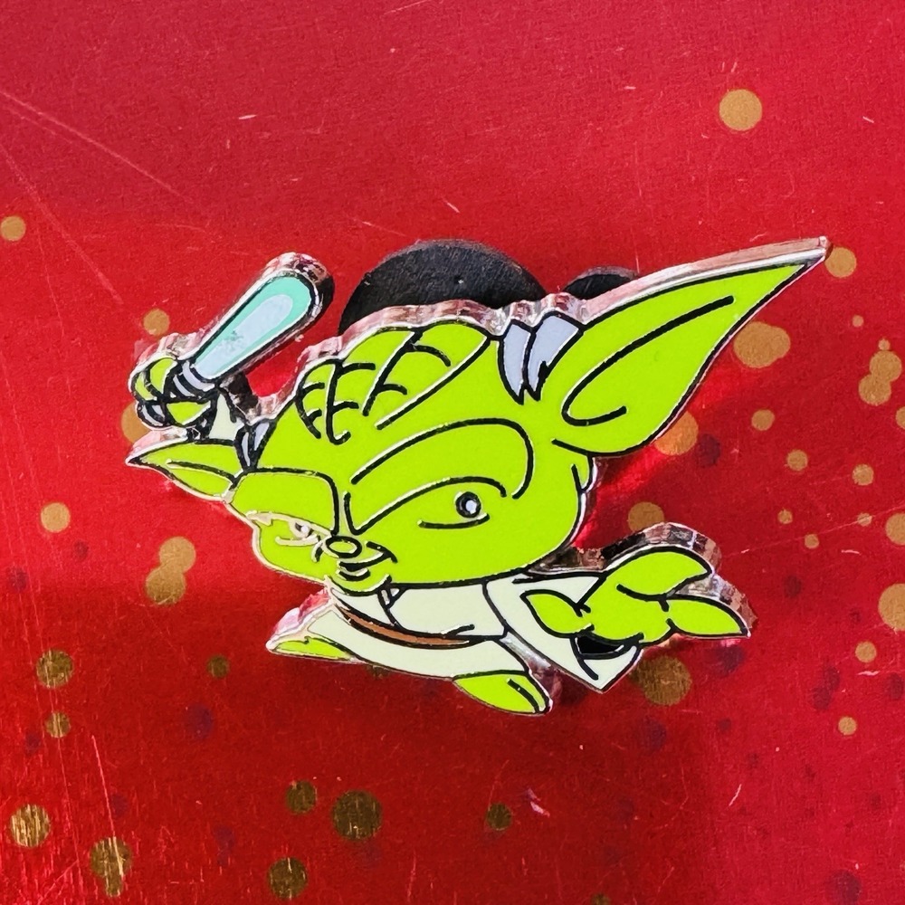 2015 Disney Pin Cute Star Wars Mystery Jedi Master Yoda Lightsaber H14 B12
